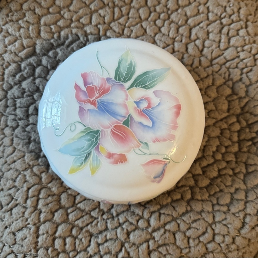 1984 Aynsley Little Sweetheart Trinket Box, Floral Lid, Bone China, 4”, England﻿ - Picture 2 of 12